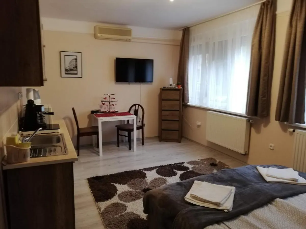 Tulip Family Apartments Eger
