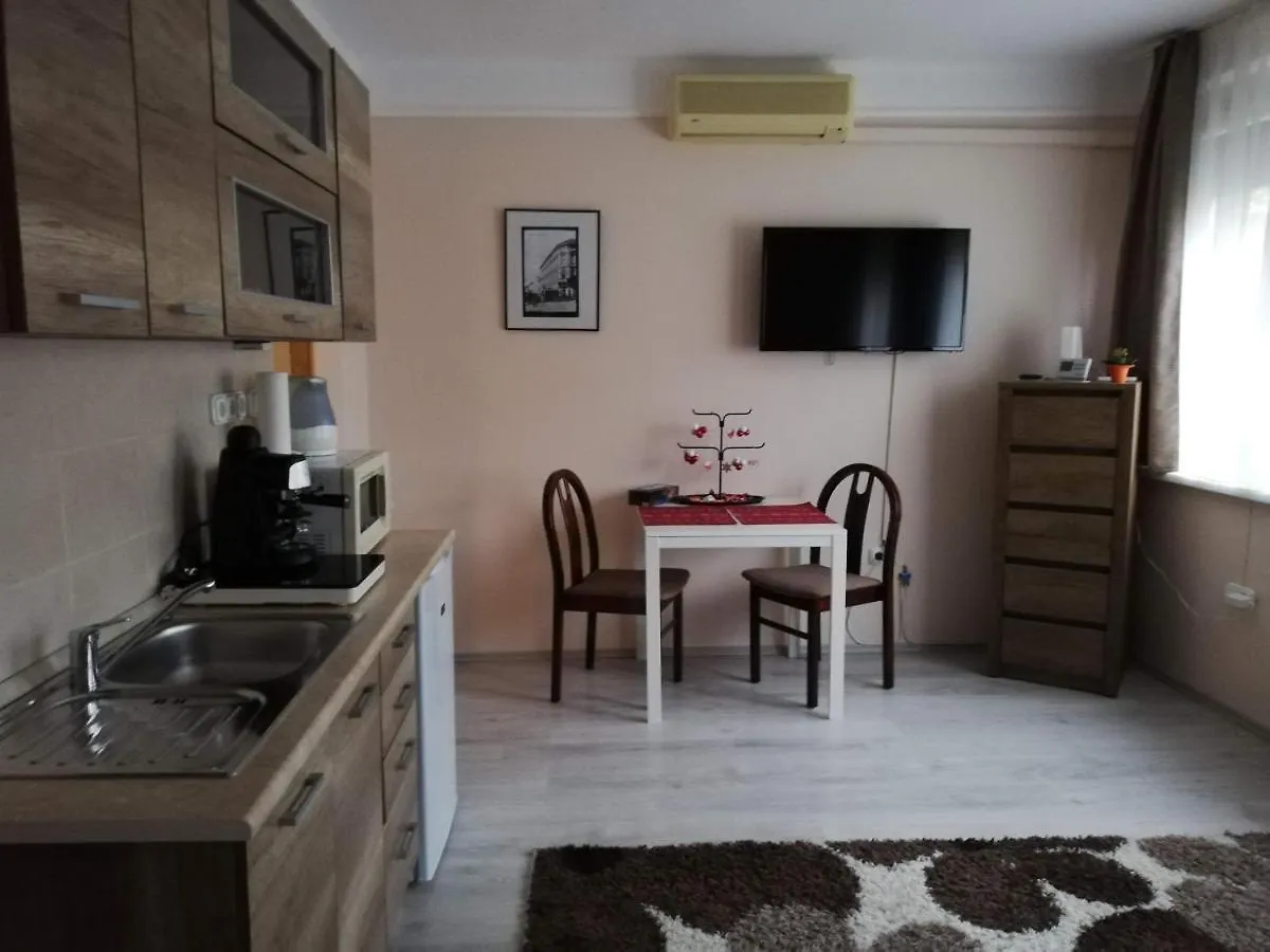 Tulip Family Apartments Eger 0*,