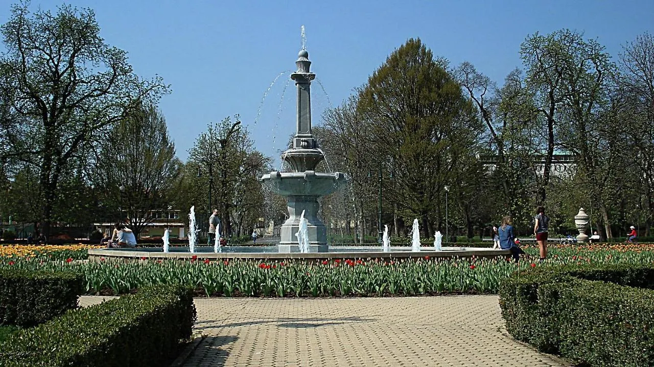Tulip Family Apartments Eger